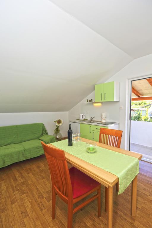 Apartment Niki Hvar