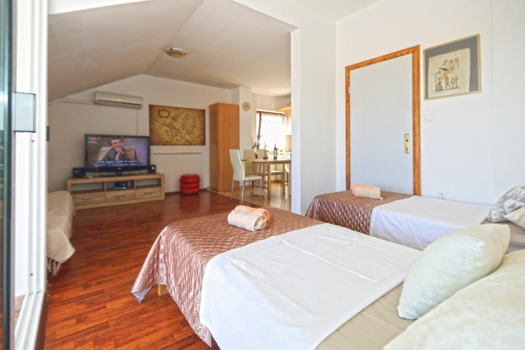 Niki Hvar Apartment *