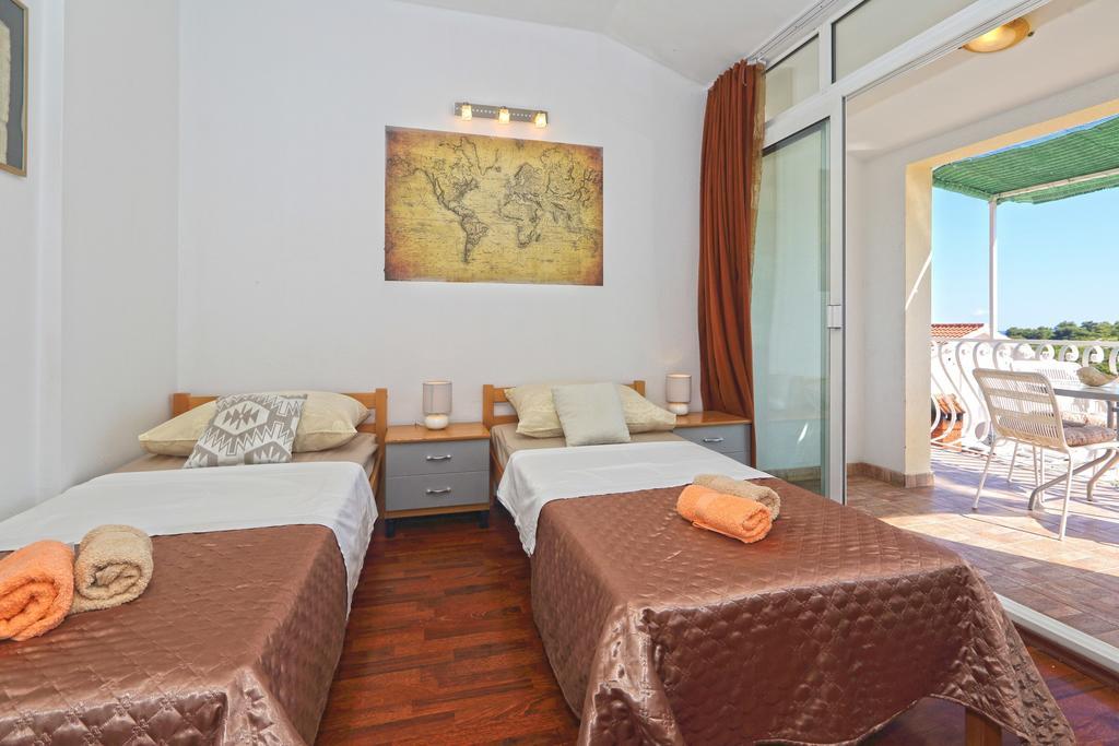 Apartment Niki Hvar *